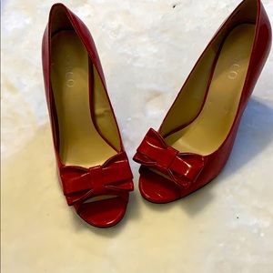 Nine & Co red heel